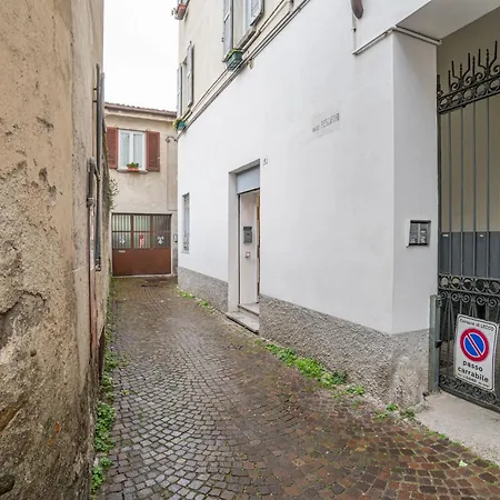 Guesthost - Al Civico 4 - Comfy Studio-flat