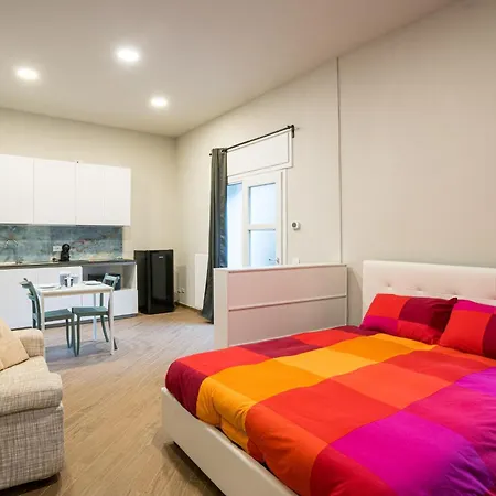 Guesthost - Al Civico 4 - Comfy Studio-flat Апартаменты Лекко