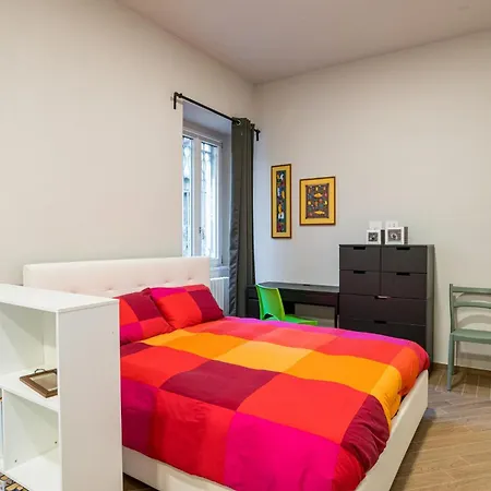 Guesthost - Al Civico 4 - Comfy Studio-flat * Лекко