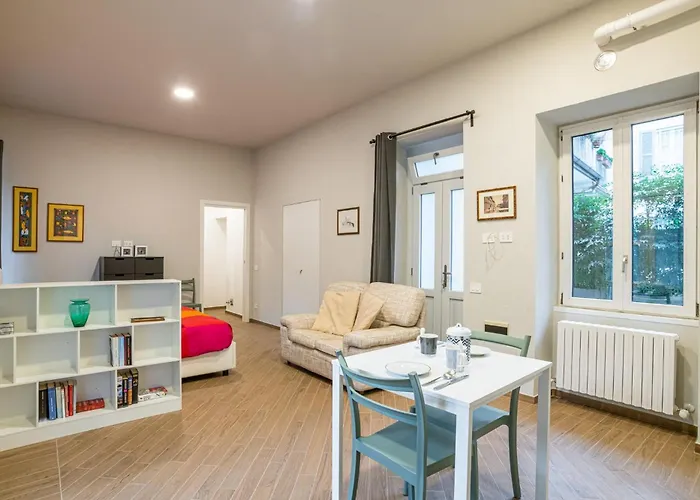 Guesthost - Al Civico 4 - Comfy Studio-flat *