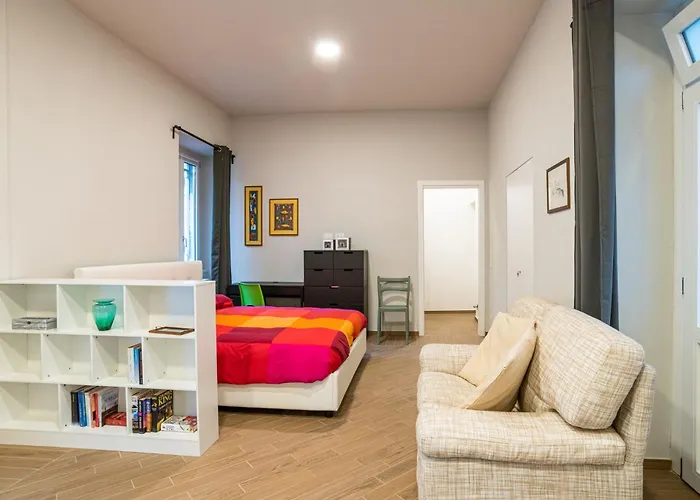 Апартаменты Guesthost - Al Civico 4 - Comfy Studio-flat Лекко