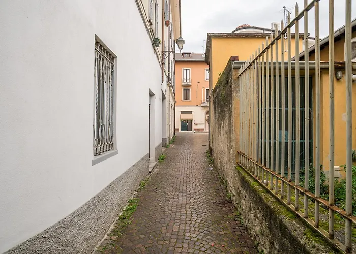Guesthost - Al Civico 4 - Comfy Studio-flat Lejlighed Lecco