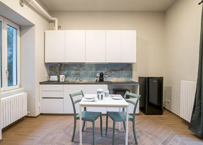 Guesthost - Al Civico 4 - Comfy Studio-flat Lejlighed Lecco